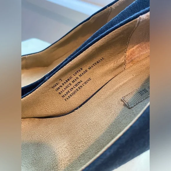 Kimchi Blue • Black Pumps - Picture 5 of 6